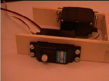 Aritza Etxebarria Ruiz: Aplicación del BASIC Stamp: un sencillo rastreador de líneas (robot rastreador, autónomo, pbasic, sensores, puerto paralelo, servos)