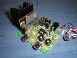 microcontroladores, BASIC Stamp, microbotica, Robot autónomo NR3, brazo robótico móvil, kit Lynxmotion, orugas, videocámara, transmisor TV, sonar ultrasónico, servomotores HiTec HS300, pinza manipulad